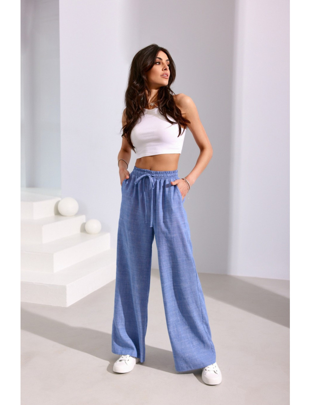 Lauren - loose fit trousers with a tied waist J01 