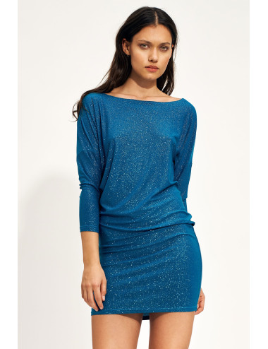 Une robe en brocard couleur azur 