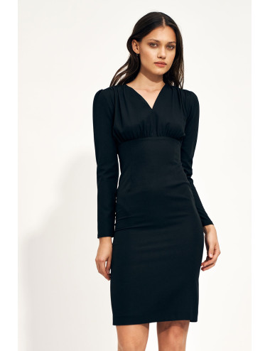 Robe noire ajustée à manches longues 