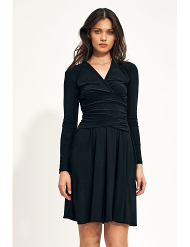 Robe noire à encolure enveloppe 