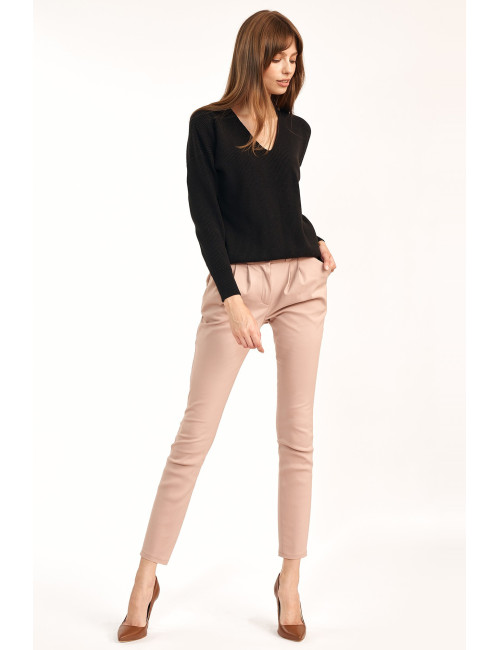 Pantalon beige classique à jambes fuselées 