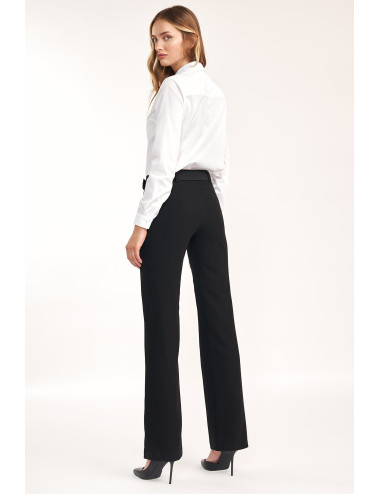 Pantalon noir à jambes évasées 