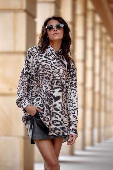 Lesli - patterned shirt with slightly elongated back Y26  