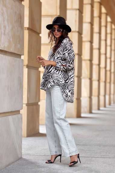 Maila - oversize shirt with animal patterns W27  