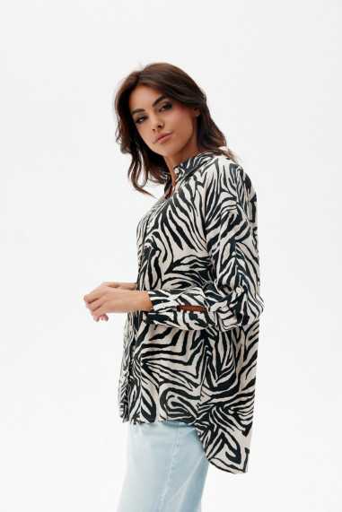 Maila - oversize shirt with animal patterns W27  