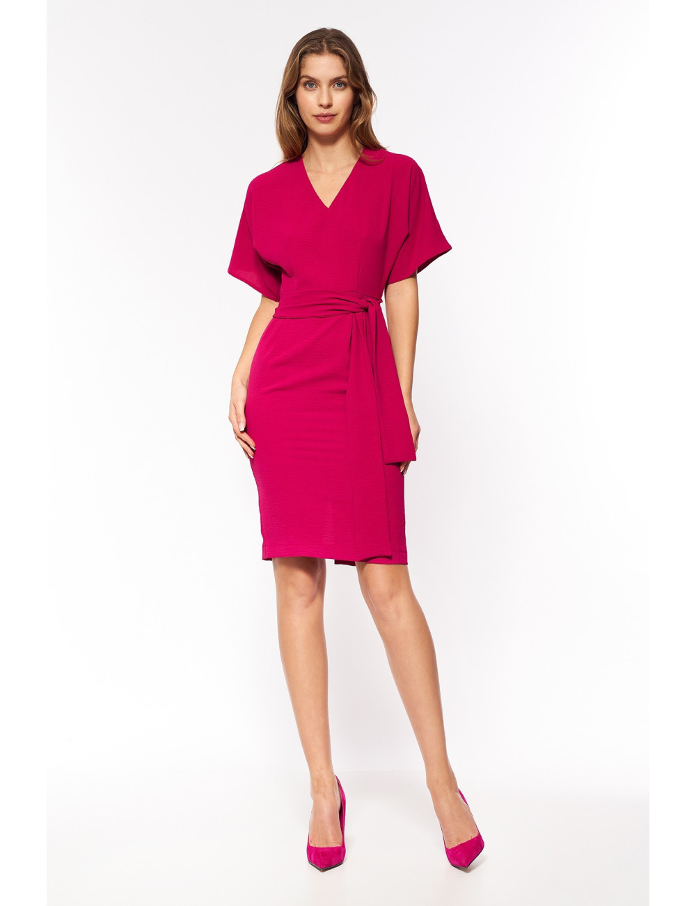 Robe élégante avec un galon à la taille  -  fuchsia 