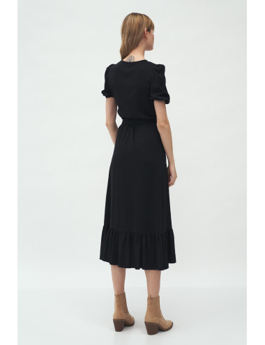 Robe portefeuille noire dans le style bohèmien 