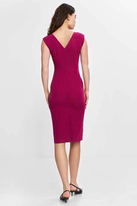 Robe fuchsia avec un décolleté discret dans le dos - nife  