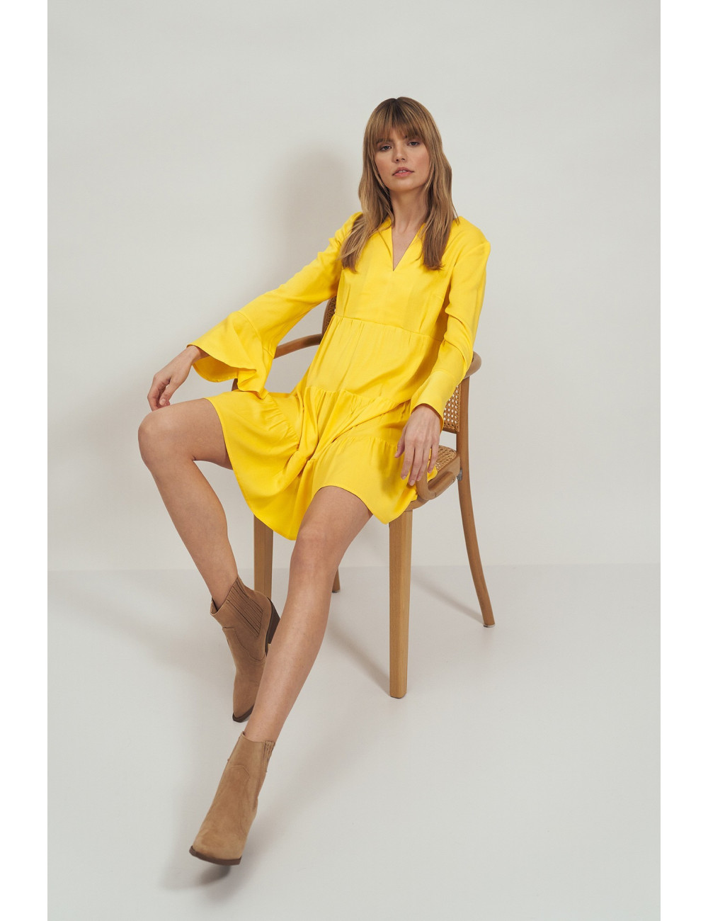 Robe en viscose à volant jaune 