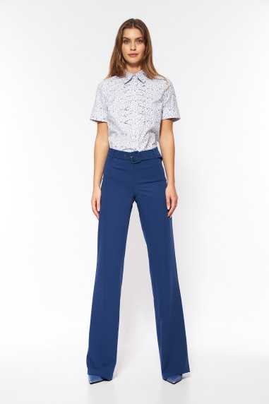 Pantalon cobalt à jambes légèrement évasées - nife  