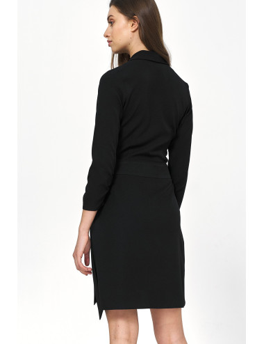 Robe noire avec noeud à la taille 