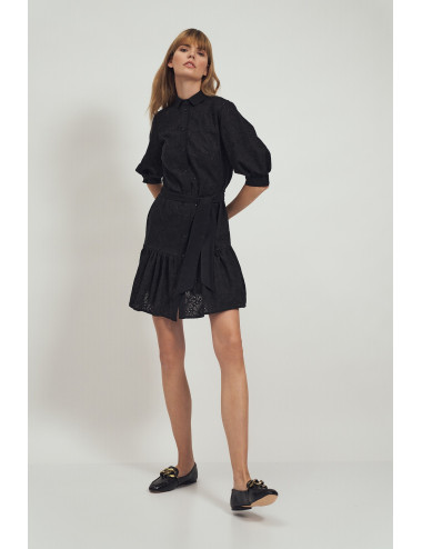 Robe noire en coton à volant 