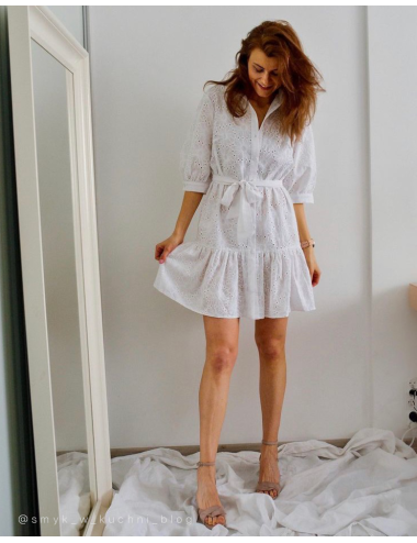 Robe en coton à volant blanche 