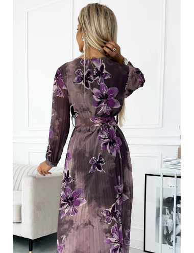  520-1 Plisowana szyfonowa długa sukienka z dekoltem, długim rękawkiem i szerokim paskiem - FIOLETOWE DUŻE KWIATY  