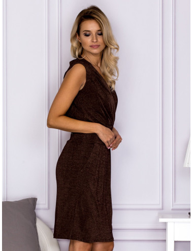 Brown dress with a neckline at the back 
