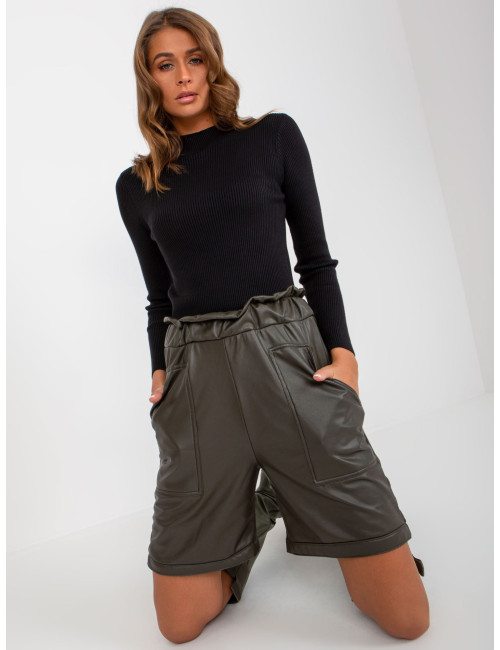 Khaki insulated casual shorts in eco-leather  