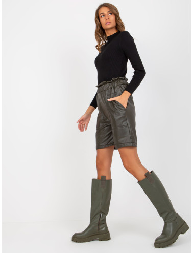 Khaki insulated casual shorts in eco-leather  