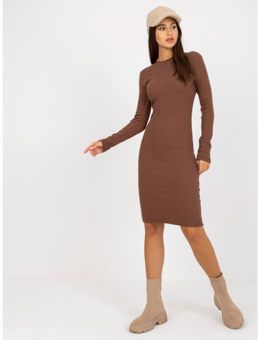 Dark brown ribbed basic dress with fitted cut 