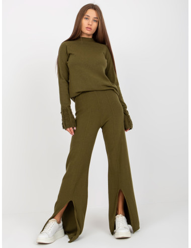 Khaki knitted trousers with leg slits 