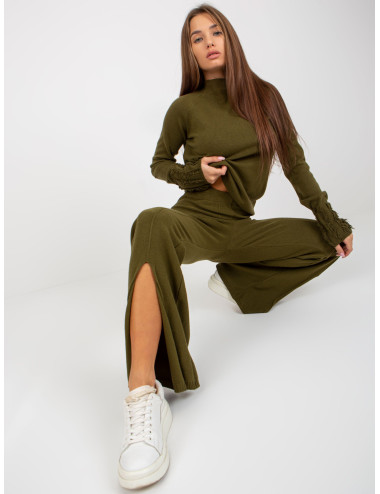 Khaki knitted trousers with leg slits 