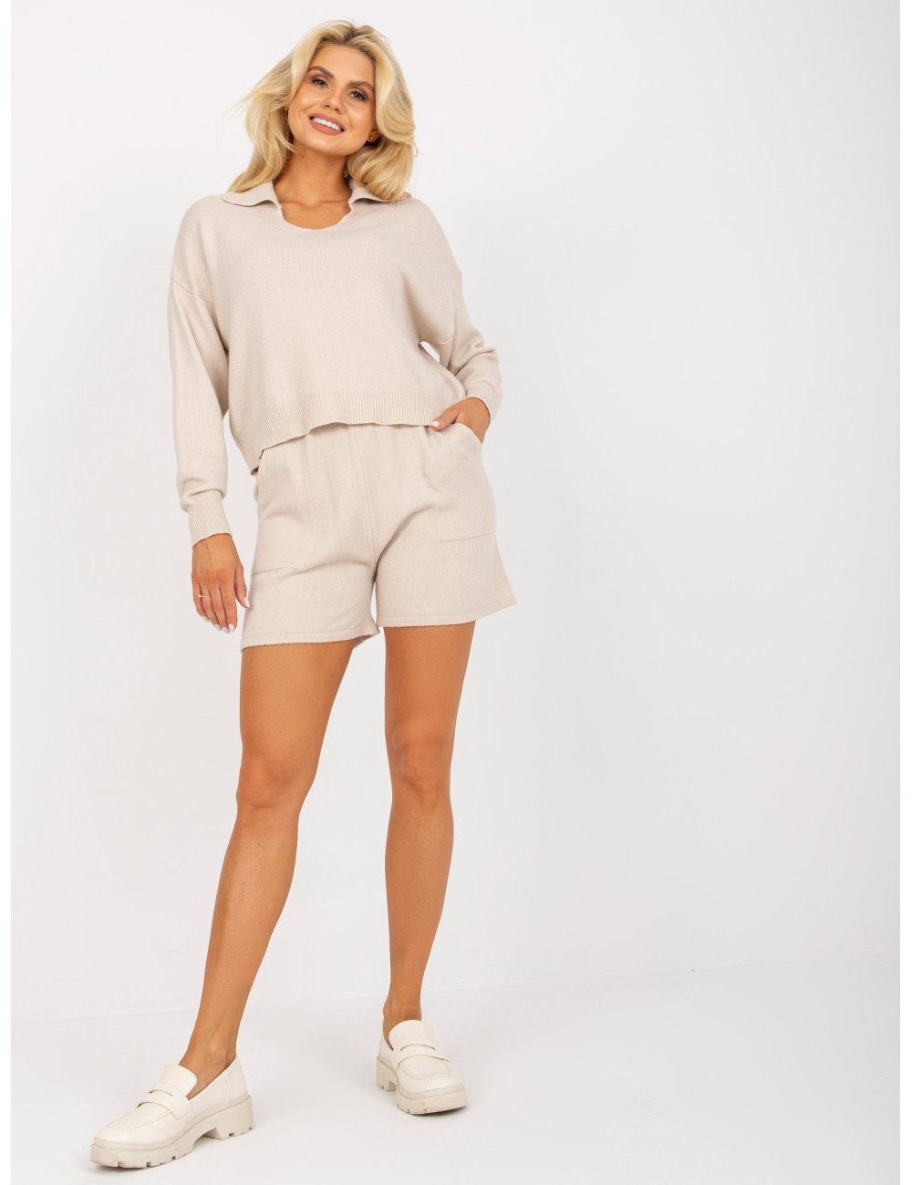 Light beige knitted casual set with shorts 