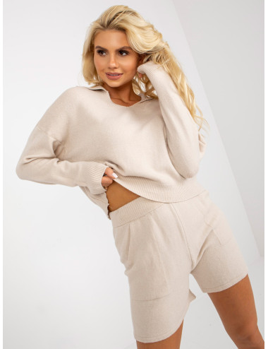 Light beige knitted casual set with shorts 