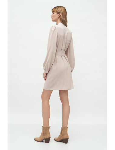 Robe beige à col montant 