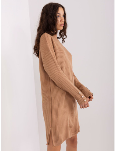 Camel knit dress with buttons at the sleeves 