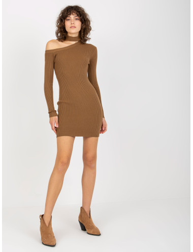 Light brown ribbed dress with choker  