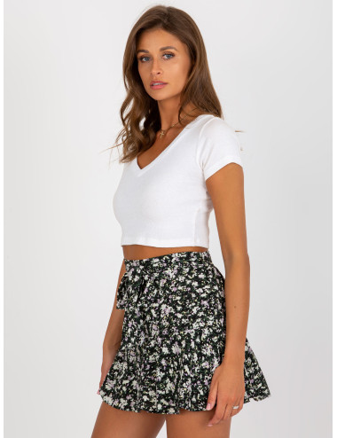 Black and beige skirt-shorts with frill 